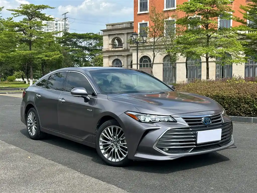 Toyota Avalon 2019 Hybrid 2.5L XLE Premium Edition China VI фото 3