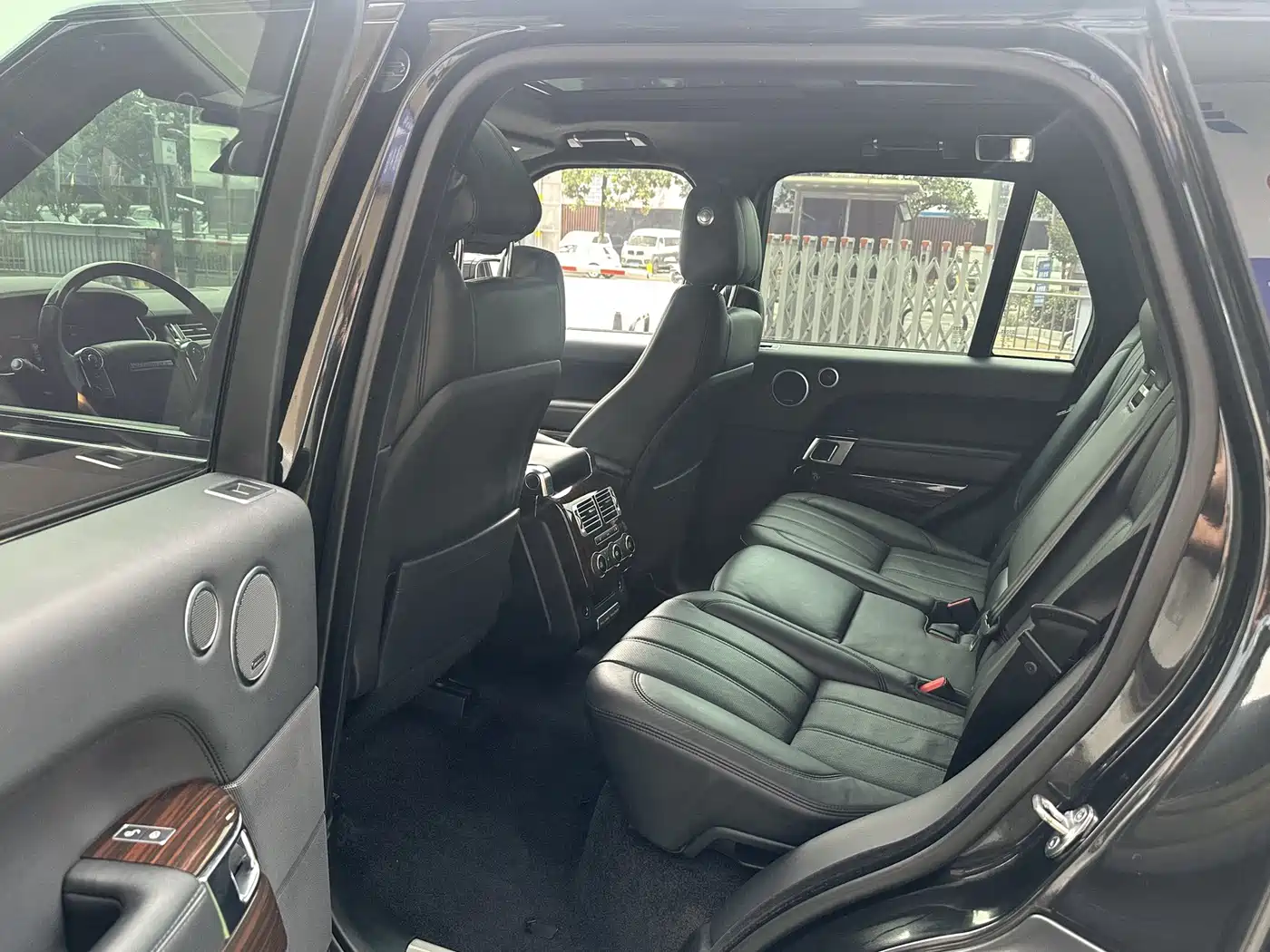 Land Rover Range Rover 2015 3.0 TDV6 Vogue фото 6