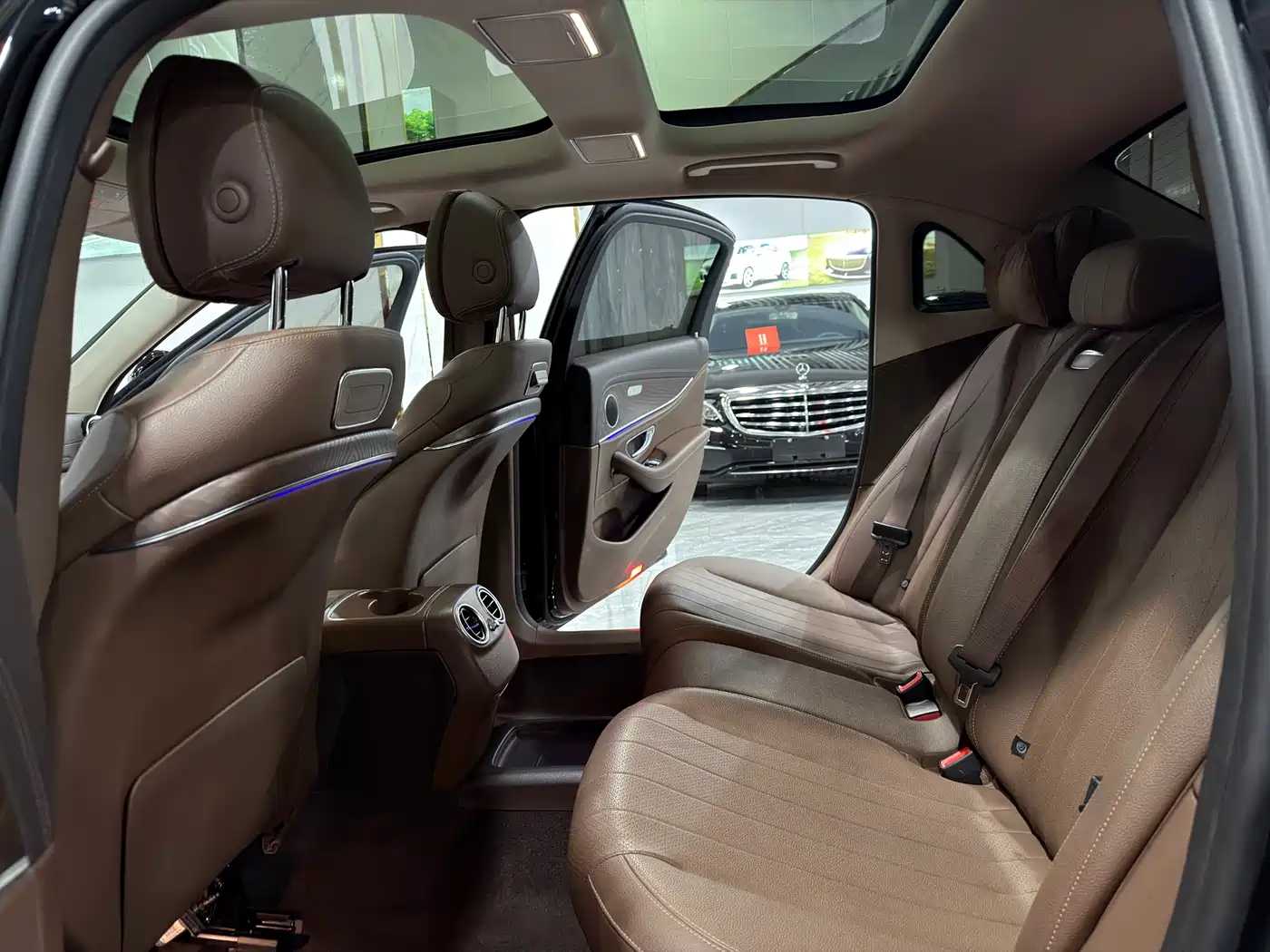 Mercedes-Benz E-Class 2019 E 300 L Fashion фото 6