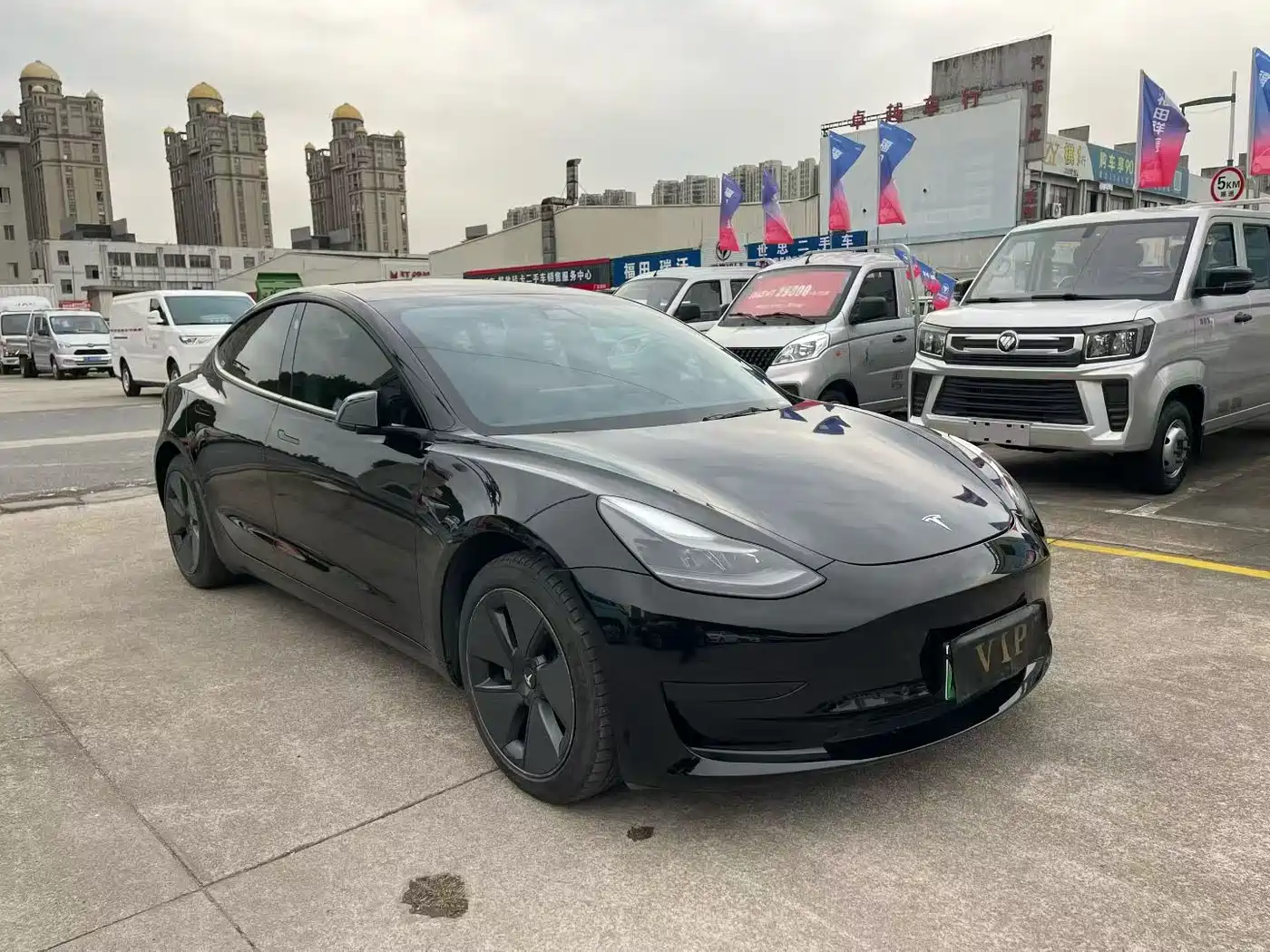 TESLA MODEL 3
