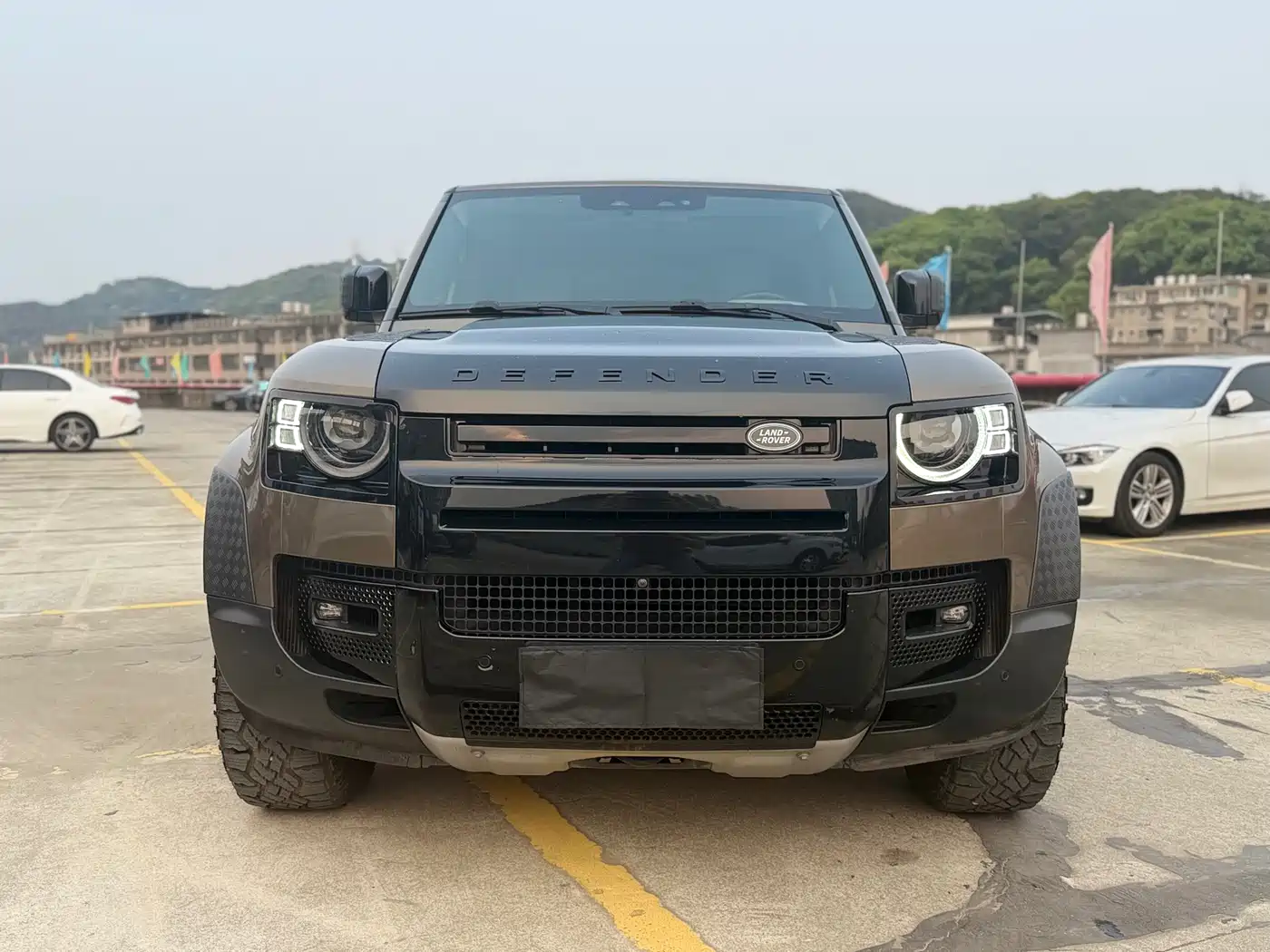 Land Rover Defender 2020 Model 110 P400 HSE фото 2