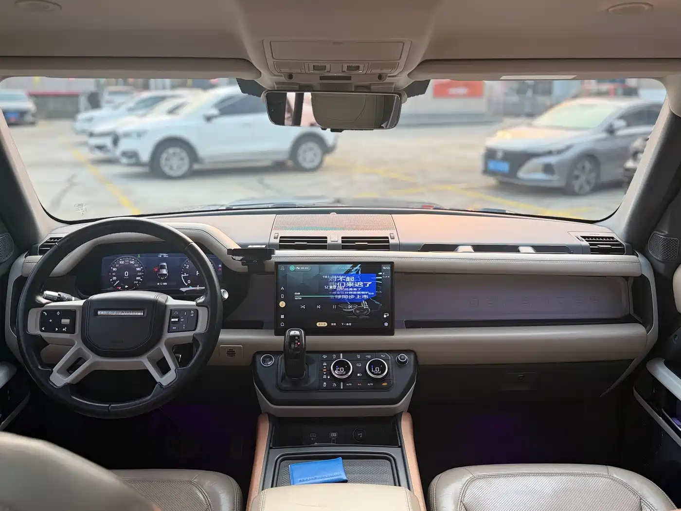 Land Rover Defender 2020 Model 110 P400 HSE фото 12
