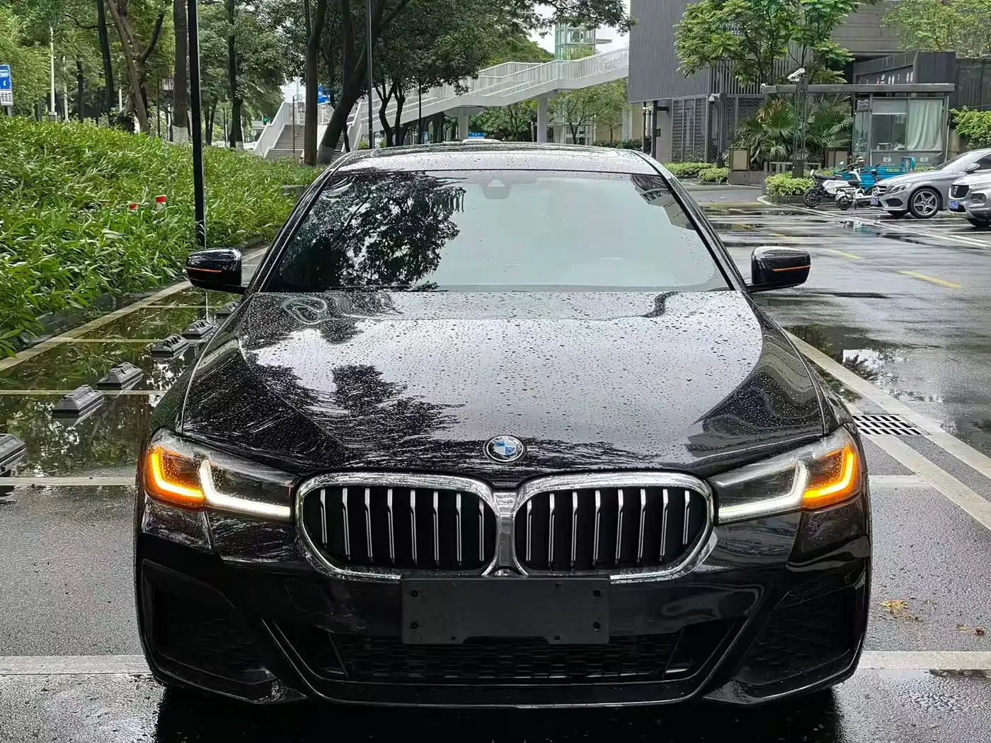 BMW 5 Series 2022 530Li Leading M Sport Package