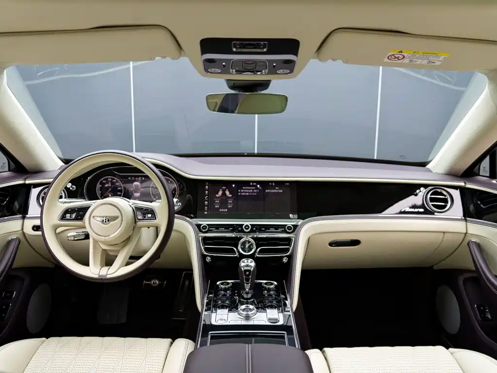 Фото 16 - Bentley Flying Spur
