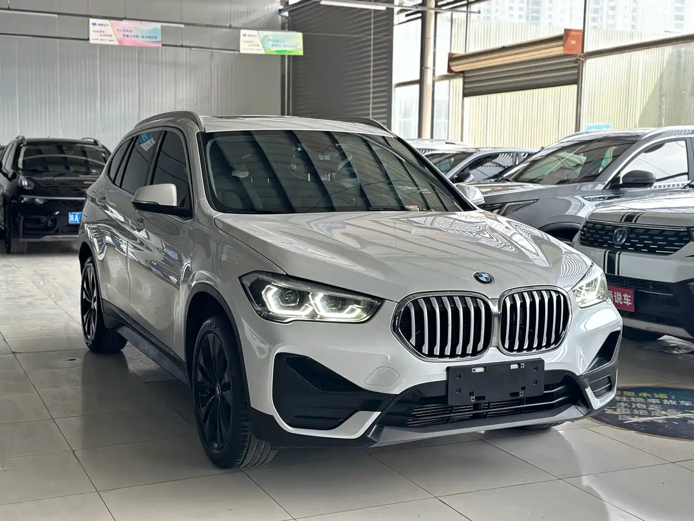 BMW X1 2021 sDrive20Li Fashion фото 3