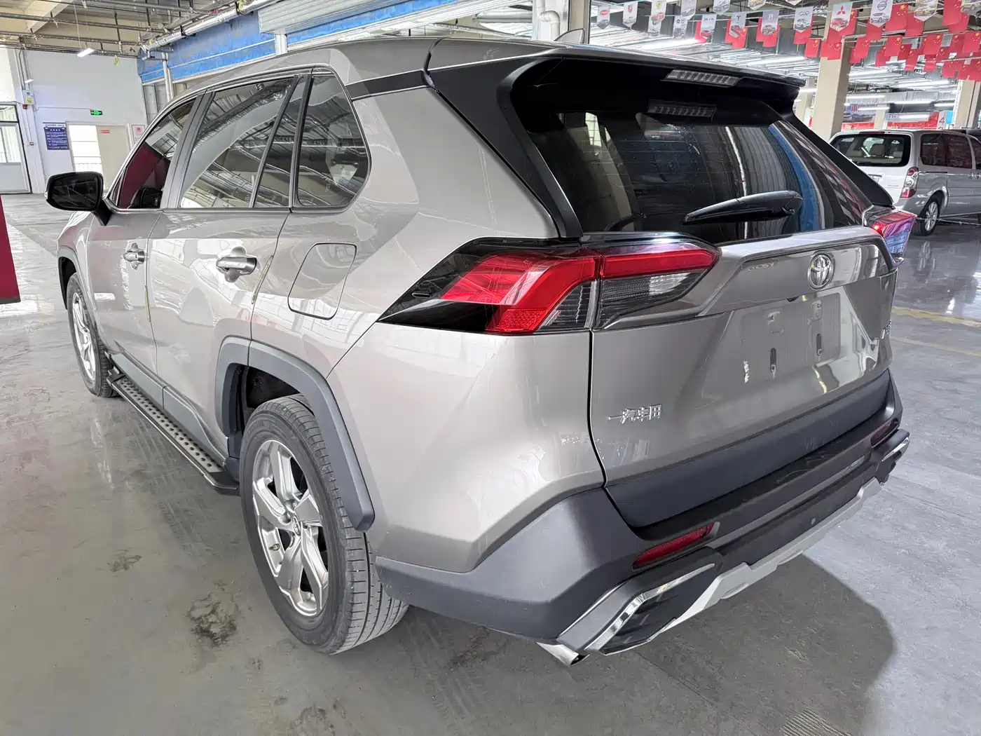 Toyota RAV4 Rongfang 2020 2.0L CVT 2WD Trend Edition фото 17