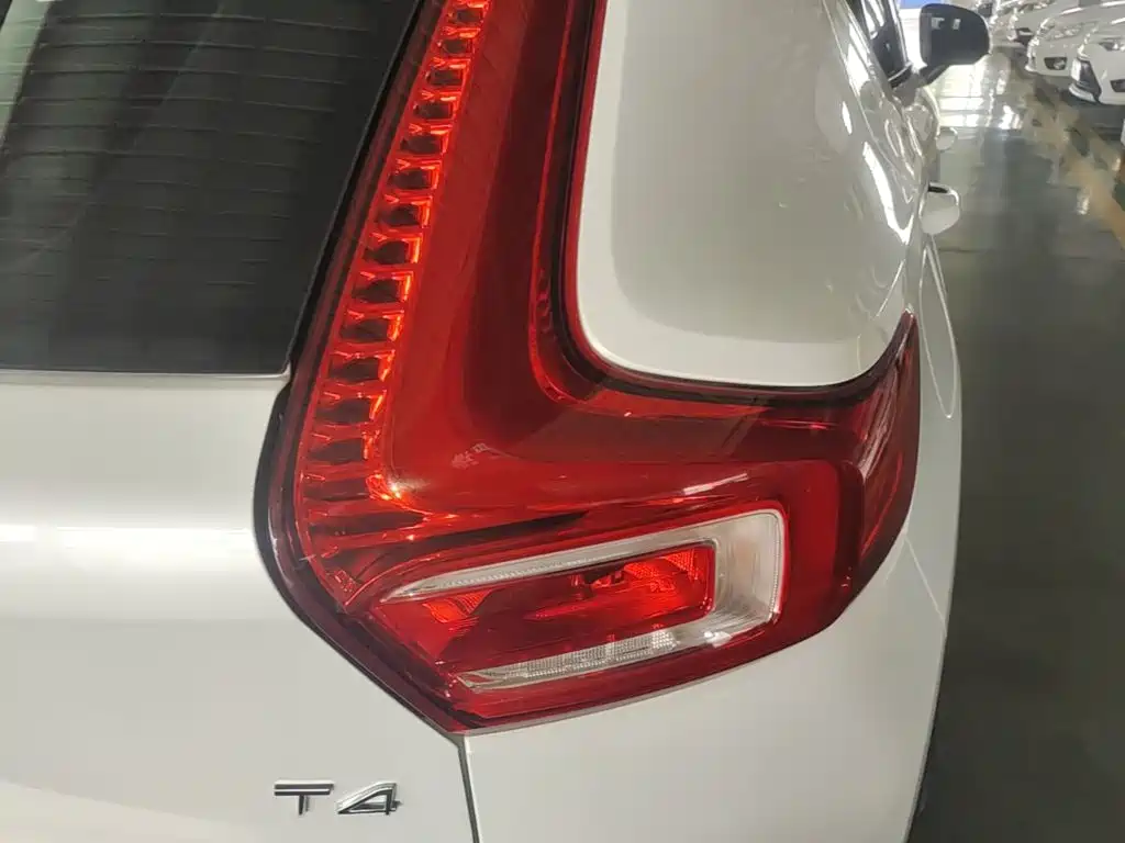 Volvo XC40 2021 2021 T4 AWD Smart Sport Edition