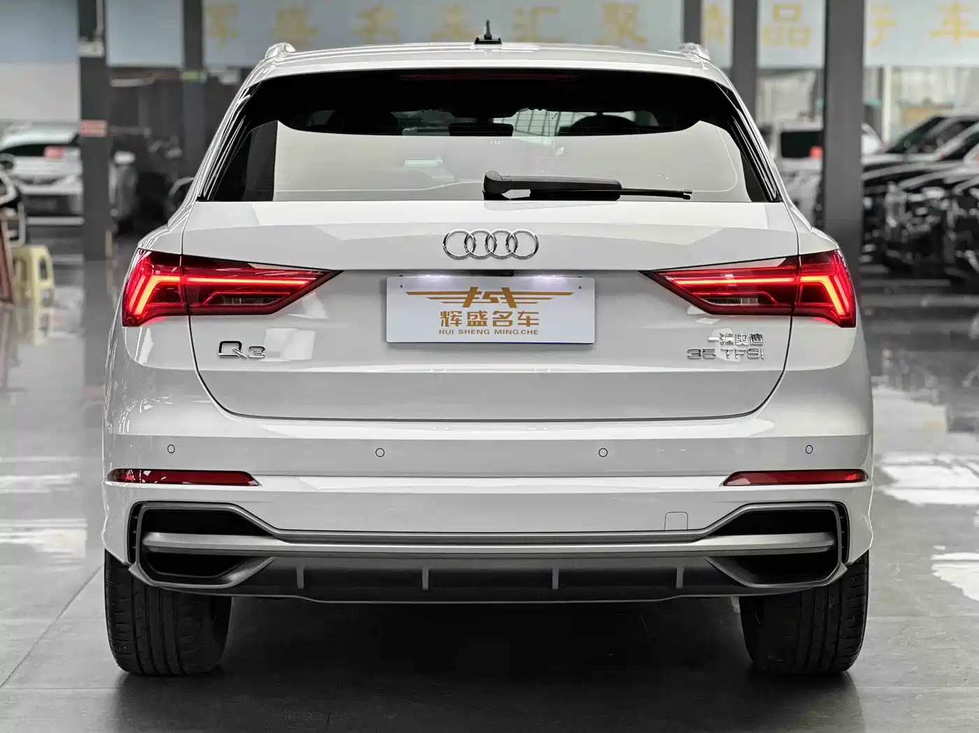 AUDI Q3