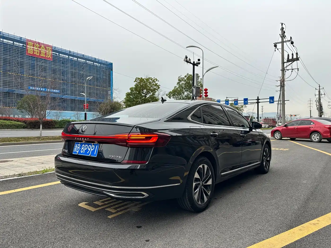 Volkswagen Passat 2023 Facelift 330TSI Starlight Elite Edition фото 4