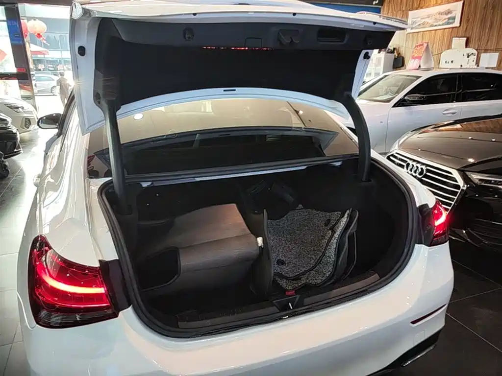 Mercedes-Benz A-Class 2021 Facelift A 180 L Sport Sedan фото 19