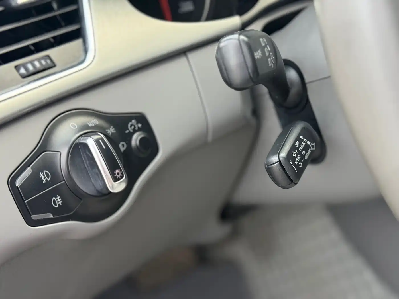 Audi A4L 2010 2.0 TFSI Comfort фото 17