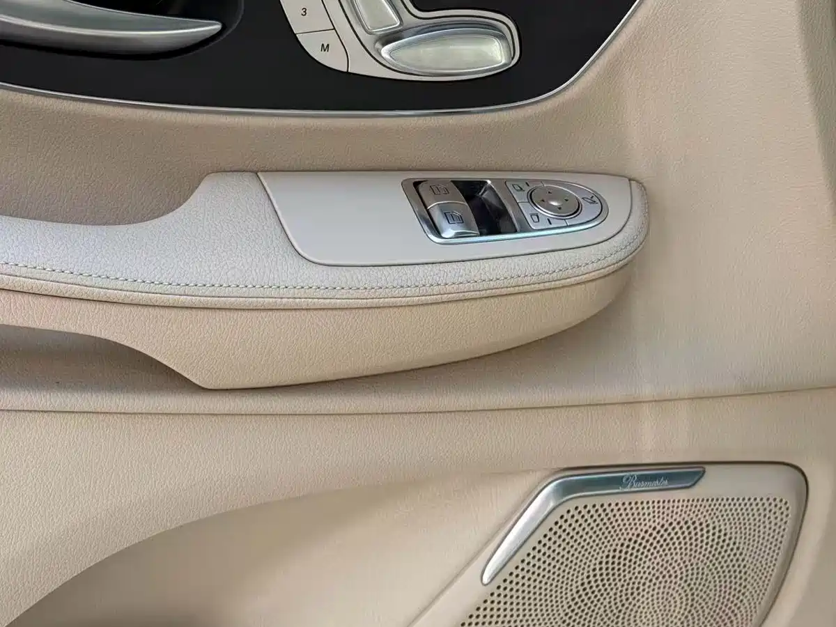 Mercedes-Benz V-Class 2018 V 260 L Premium Long Wheelbase Edition China VI фото 5