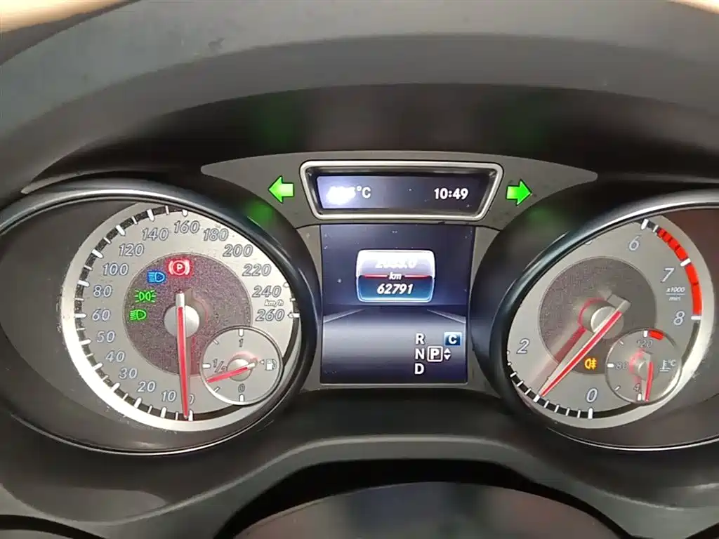 Mercedes-Benz GLA 2016 GLA 200 Dynamic фото 12