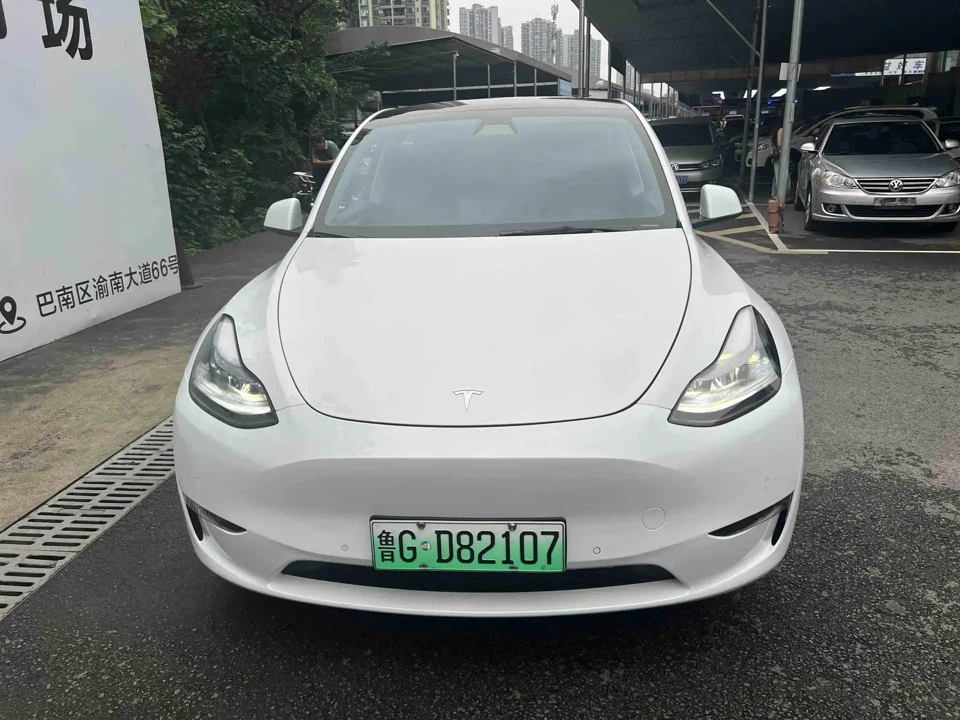 Photo 2 - Tesla Model Y