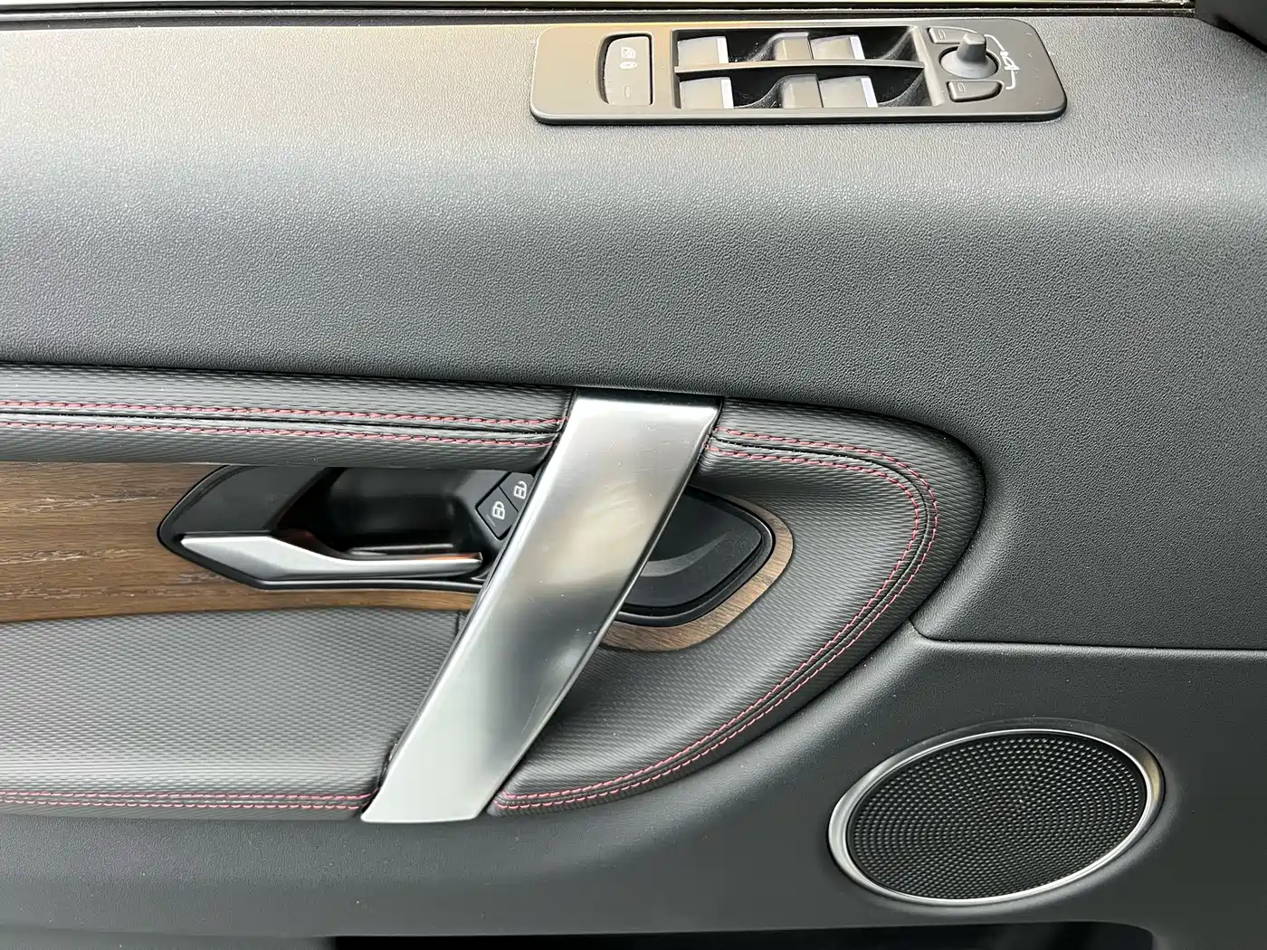 LAND ROVER DISCOVER SPORTS