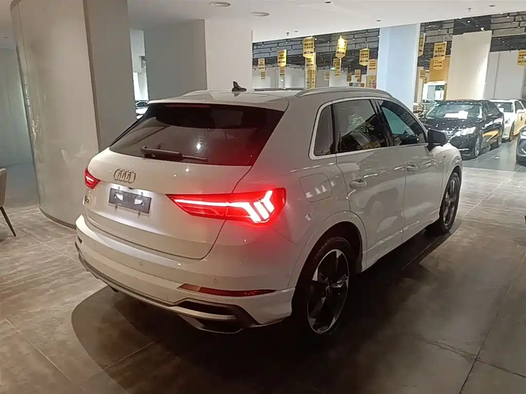 Audi Q3 2022 35 TFSI Fashion Dynamic фото 7