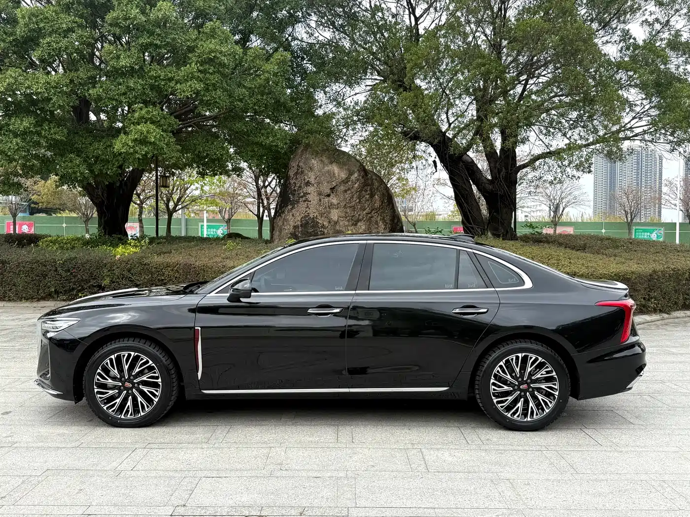 Hongqi H5 2025 2.0T Automatic Flag Celebration 500,000 Units Anniversary Edition фото 22