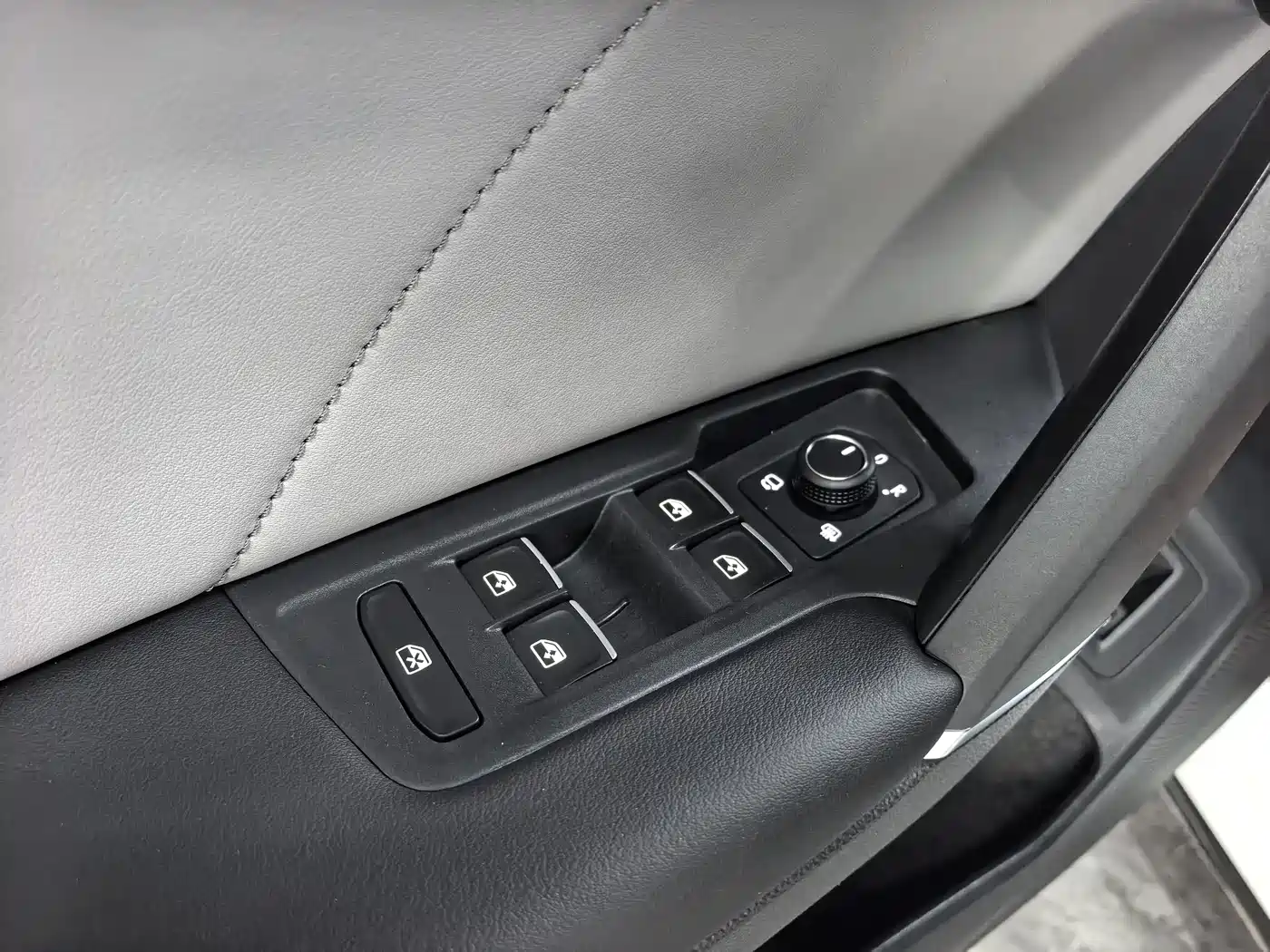 Volkswagen Tayron 2023 280TSI 2WD Luxury Plus Advanced Edition фото 16