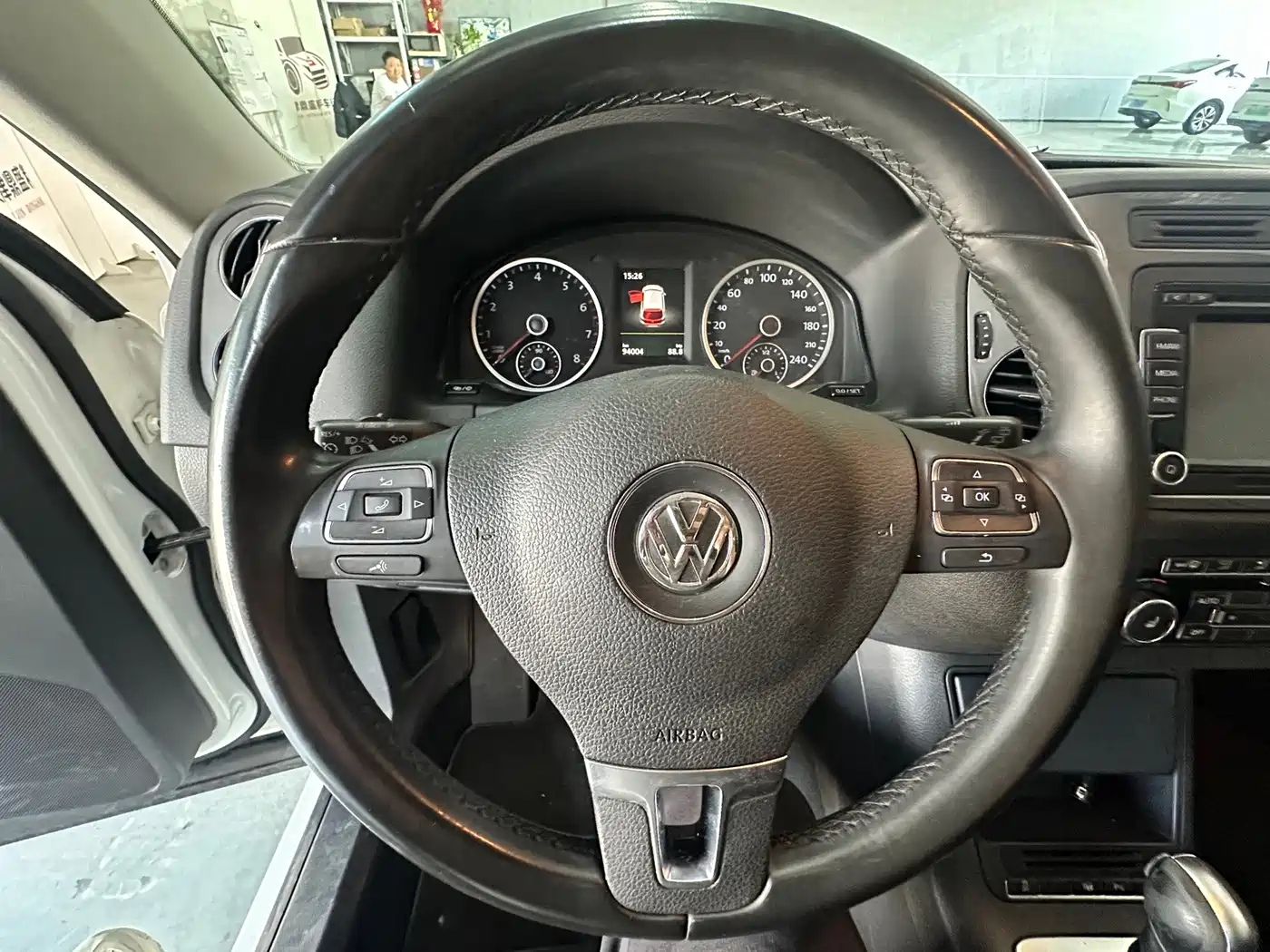 Volkswagen Tiguan 2015 2.0TSI Comfort Edition фото 12