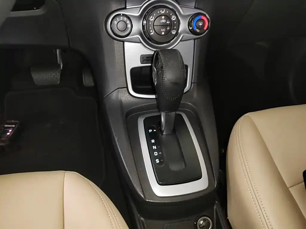 Ford Fiesta 2015 2013 Hatchback 1.5L Automatic Fashion