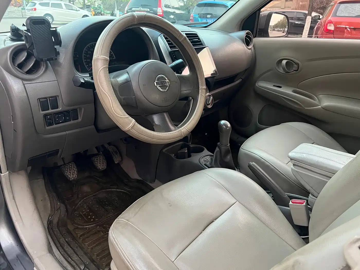 Nissan Sunny 2011 2011 1.5XE Manual Comfort Edition