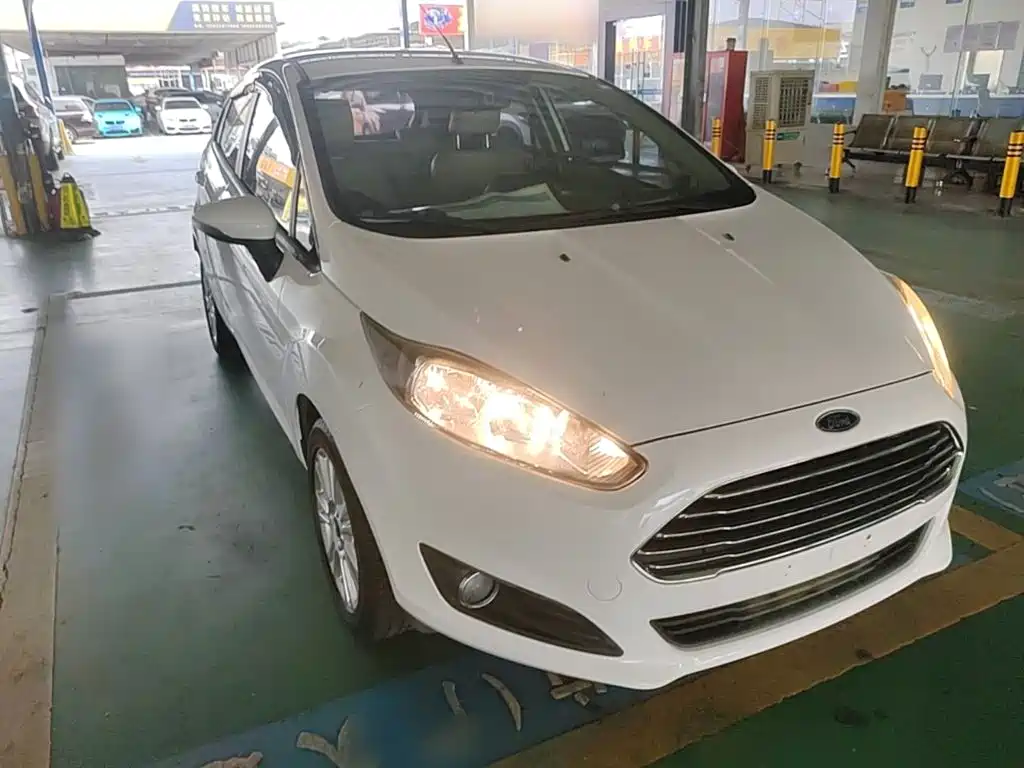Ford Fiesta 2015 2013 Hatchback 1.5L Automatic Fashion