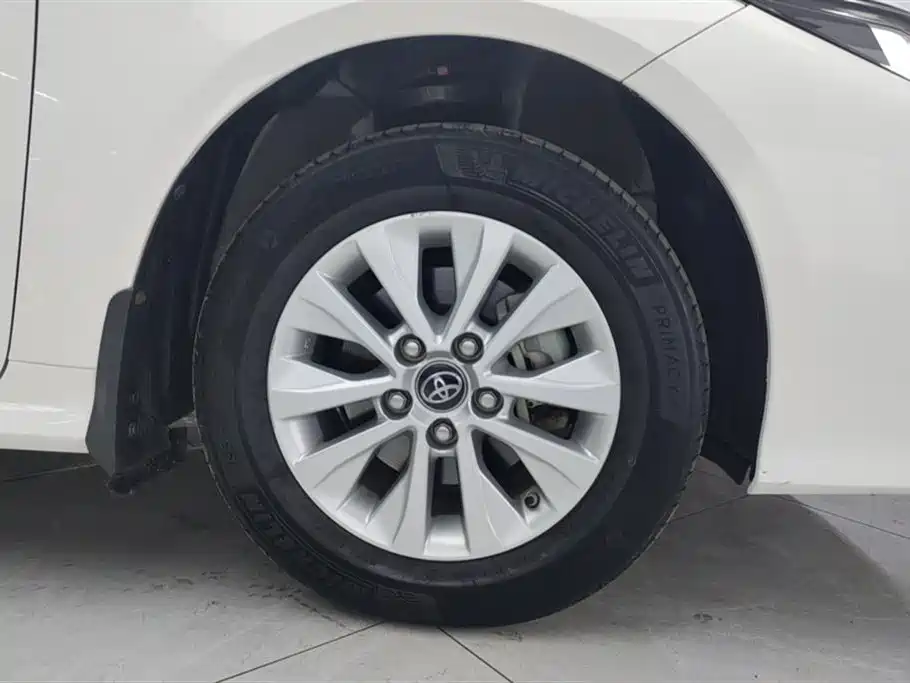 Toyota Corolla 2019 1.2T S-CVT GL Pioneer Edition фото 6