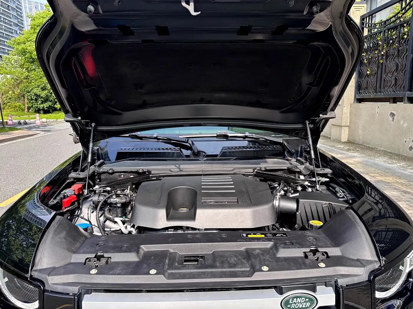 Land Rover Defender 2023 Facelift 90 3.0T P400 XS фото 16