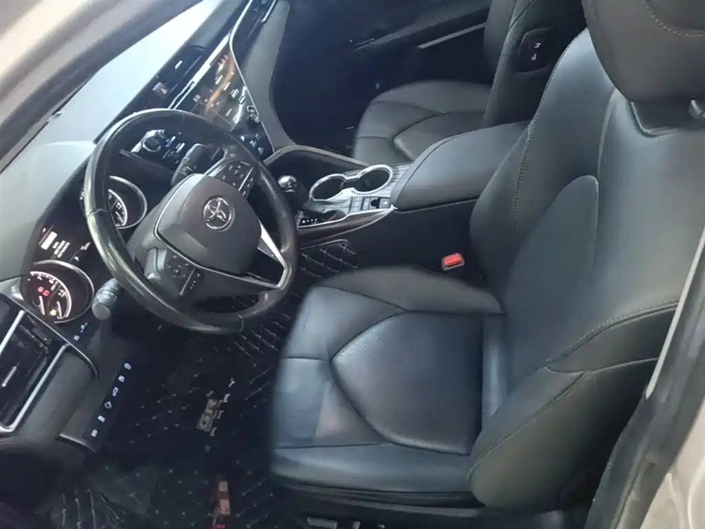 Toyota Camry 2018 2.5G Luxury Edition фото 15