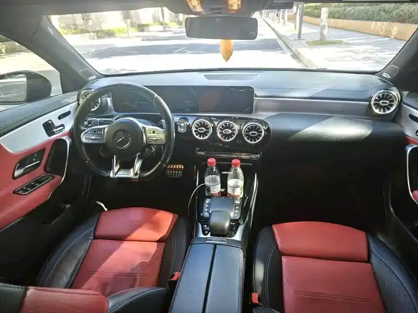 Mercedes-Benz A-Class AMG 2020 AMG A 35 L 4MATIC фото 2