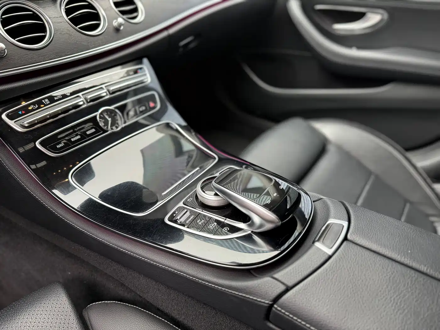 Mercedes-Benz E-Class 2017 E 200 L 4MATIC фото 12