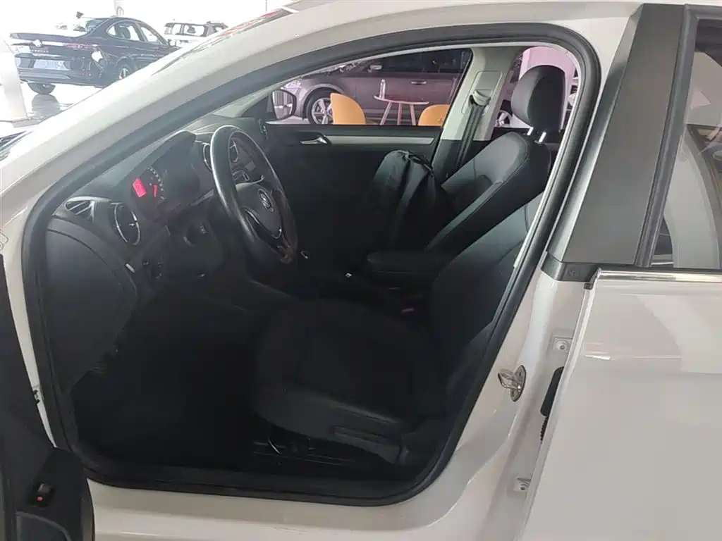 Volkswagen Jetta 2017 1.4L Manual Comfort фото 15