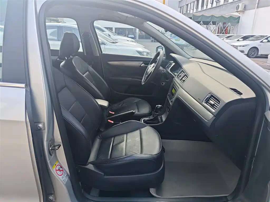 Volkswagen Lavida 2013 Facelift 1.4TSI DSG Comfort фото 12