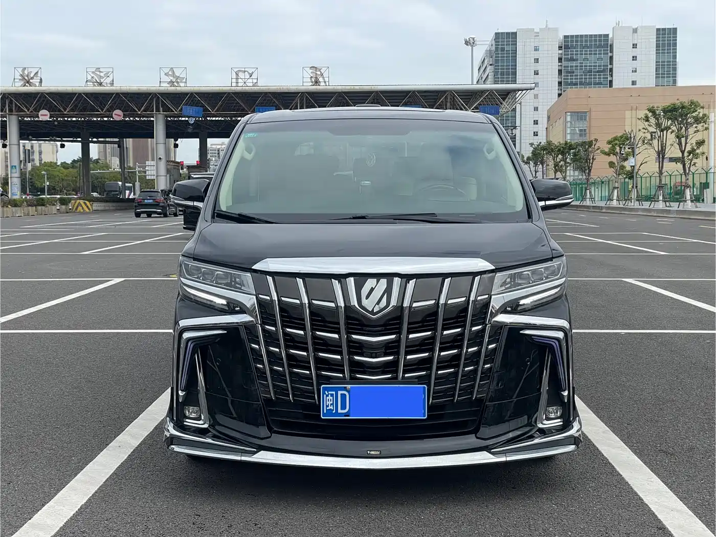 Toyota Alphard 2015 3.5L Luxury Edition фото 2