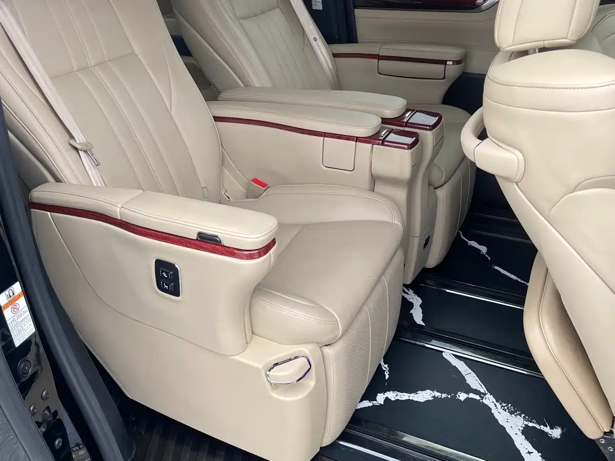 Toyota Alphard 2015 3.5L Luxury Edition фото 8