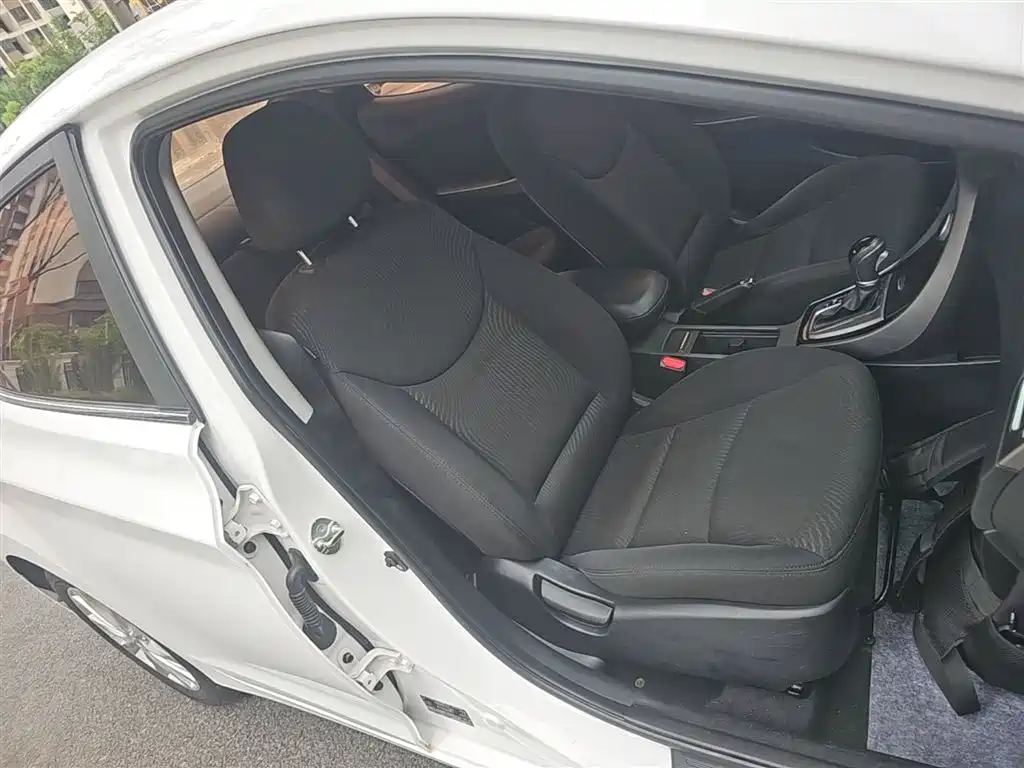 Hyundai Langdong 2016 1.6L Automatic Premium Edition фото 25