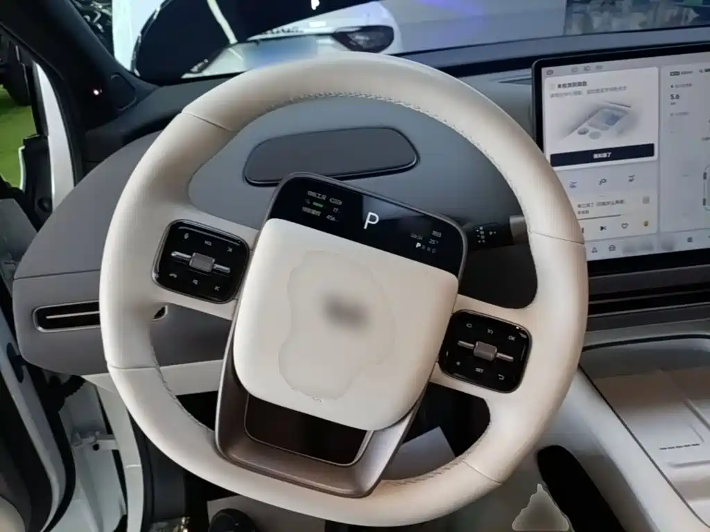 Li Auto i6 2026 2025 2WD Base Model
