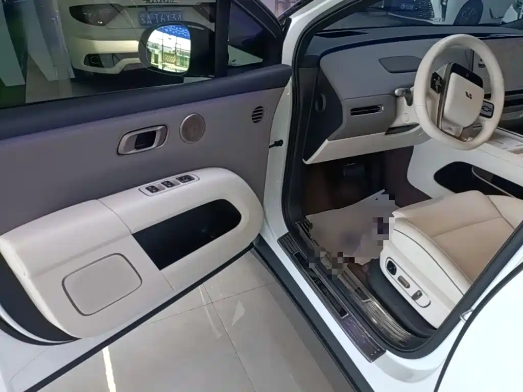 Li Auto i6 2026 2025 2WD Base Model