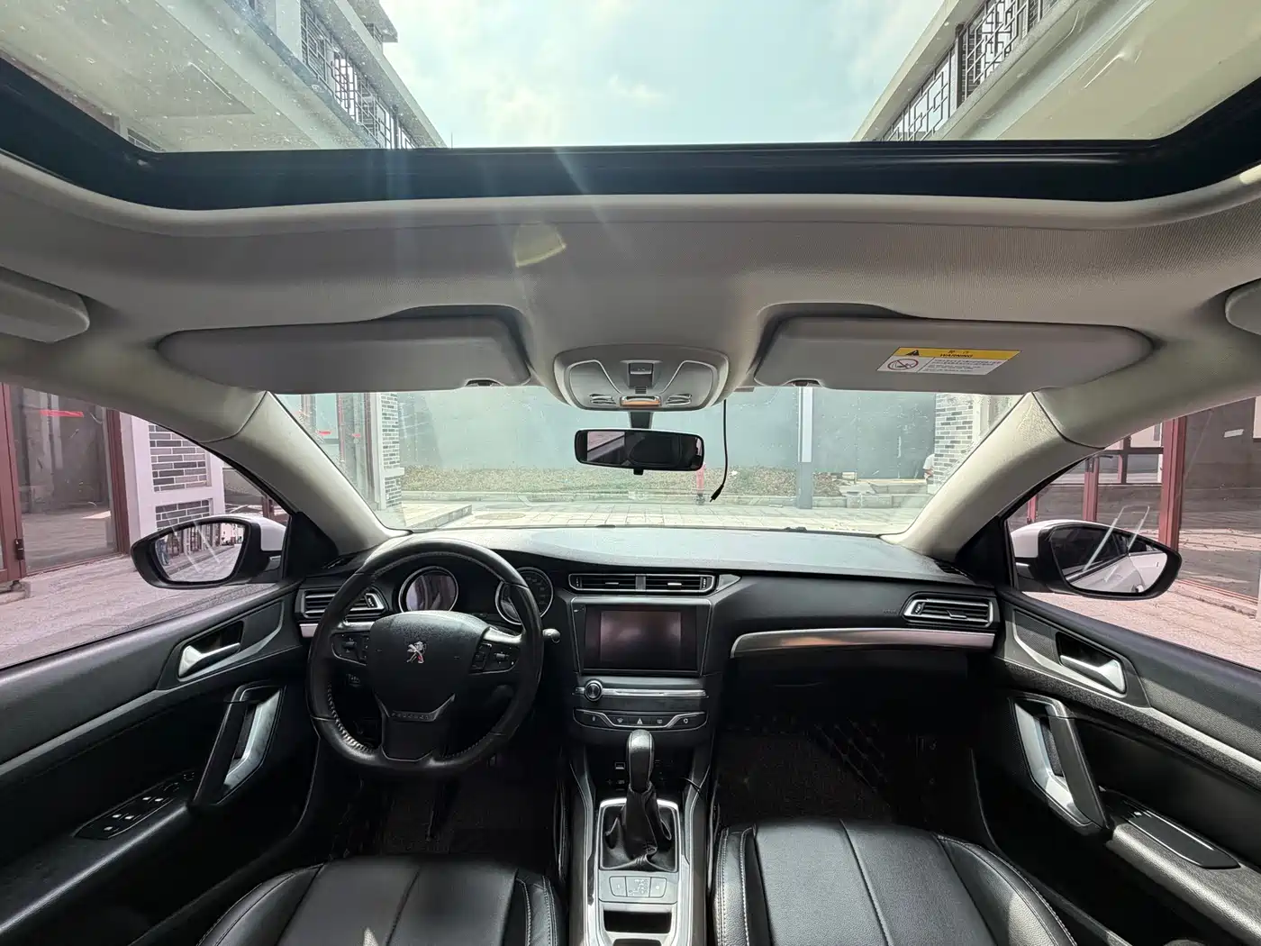 Peugeot 408 2016 1.6T Automatic Luxury Edition фото 12