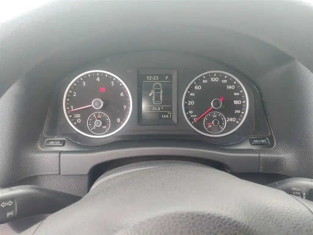 Volkswagen Tiguan 2016 Model 300TSI Automatic 2WD Trend Edition фото 4