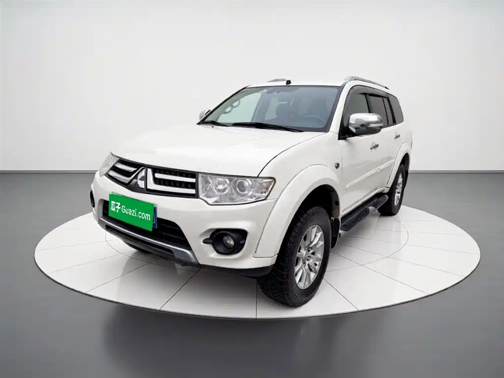 Mitsubishi Pajero Sport 2013 3.0L Automatic 4WD Flagship фото 2