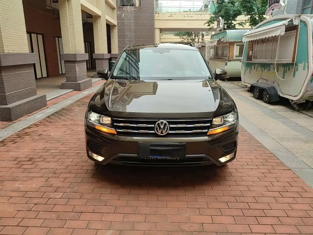 Volkswagen Tiguan L 2017 330TSI Automatic 2WD Trend Edition фото 3