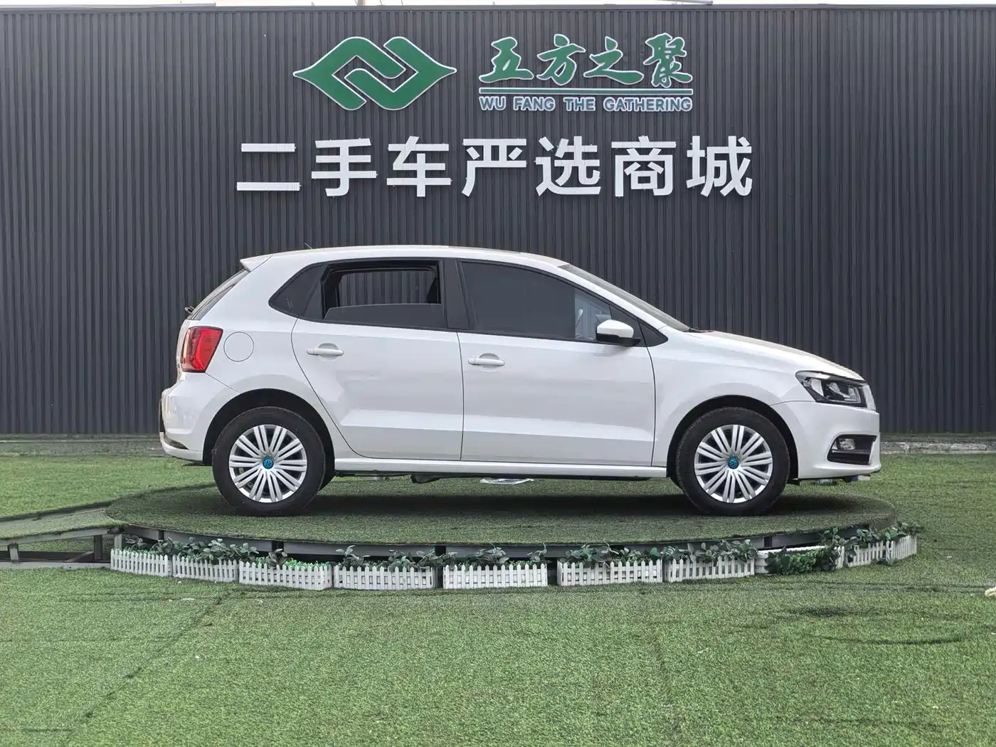 Volkswagen Polo 2016 1.6L Automatic Comfort фото 4
