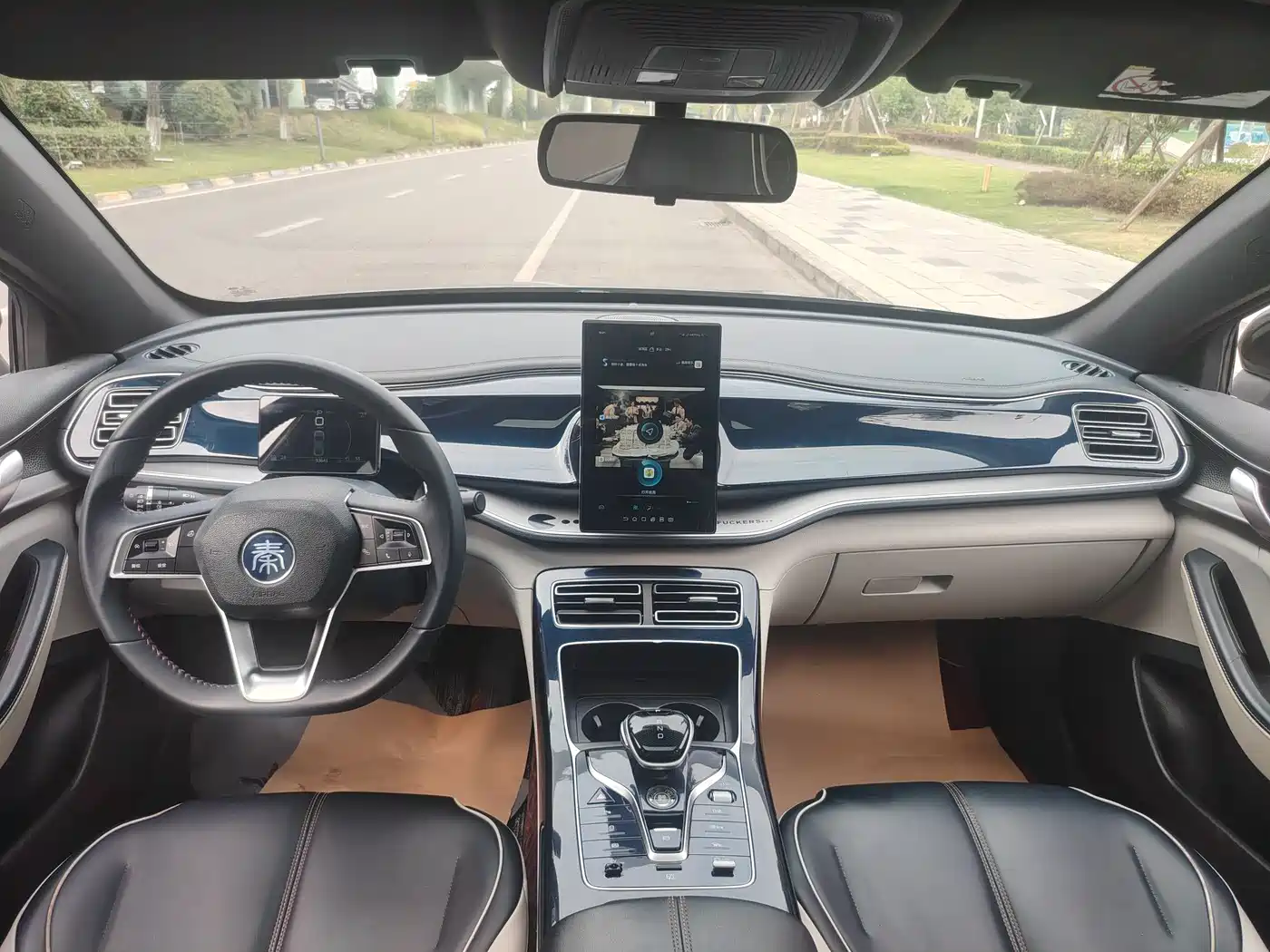 BYD Qin PLUS 2021 DM-i 55KM Flagship фото 5