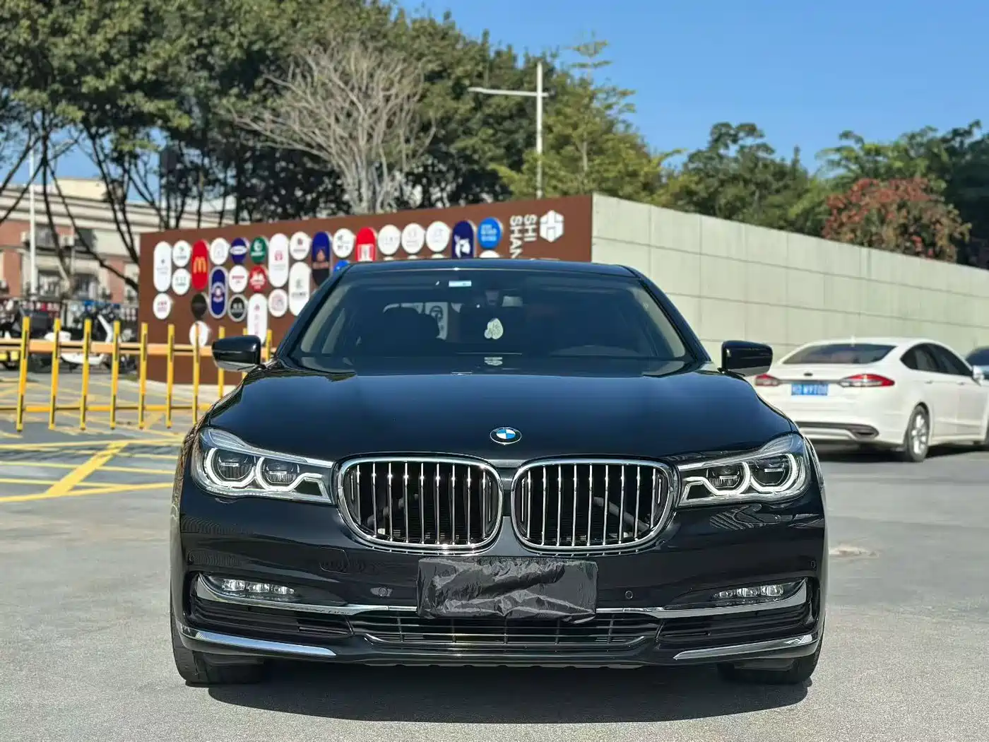 BMW 7 Series 2016 730Li Leading