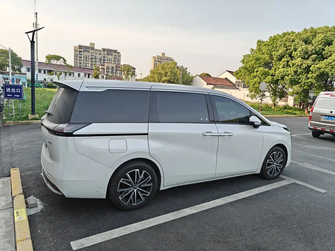 GAC Trumpchi Trumpchi E8 2024 Glory Series 2.0L Glory Edition фото 8