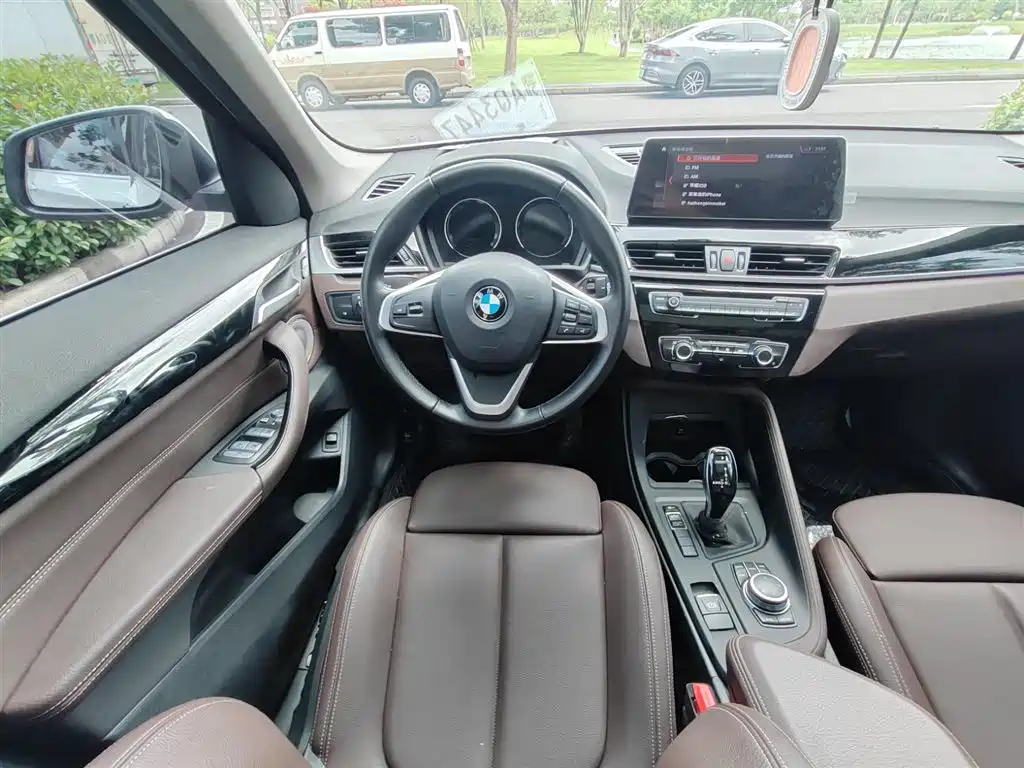BMW X1 2021 sDrive20Li Fashion фото 5