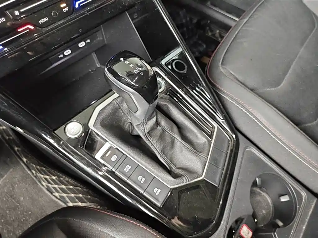 Volkswagen Tayron 2021 330TSI 2WD 3rd Anniversary Limited Edition фото 14