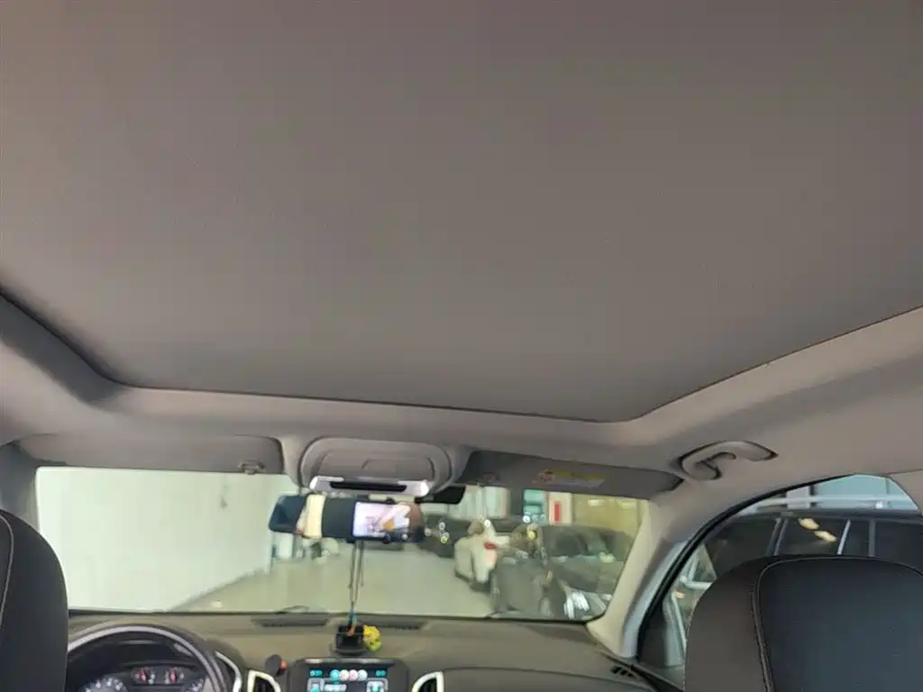 Chevrolet Equinox 2018 535T Automatic Galloping Edition фото 18