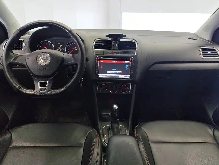 Volkswagen Polo 2014 1.4L Automatic Comfort Edition фото 12
